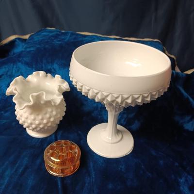 FENTON ROSE BOWL, DIAMOND POINTE COMPOTE AND AMBER GLASS FLOWER FROG