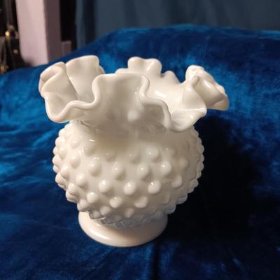 FENTON ROSE BOWL, DIAMOND POINTE COMPOTE AND AMBER GLASS FLOWER FROG