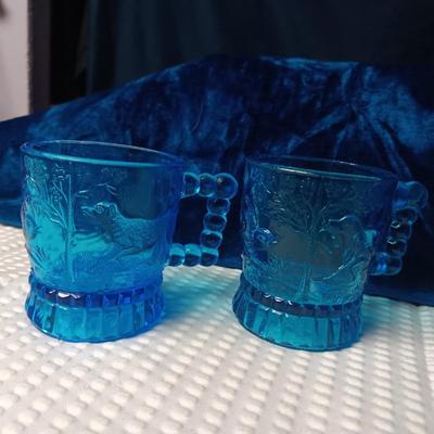 BEVERAGETTE GLASS CONTAINER, 2 BRYCE BROTHERS MUGS & DIAMOND PATTERN CREAM/SUGAR SET