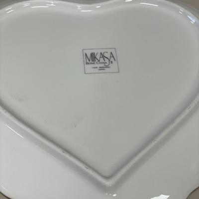 Heart plate and fancy ashtray