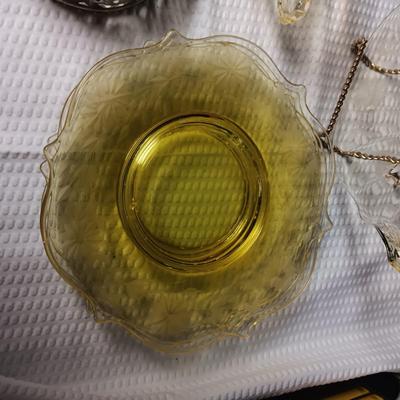 YELLOW ETCHED DEPRESSION GLASS LUNCHEON SET FOR 4 WITH EXTRAS