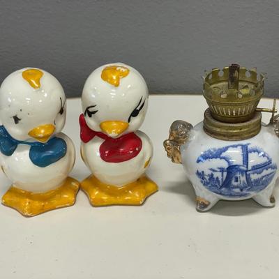 Duck S&P shakers with oil lamp