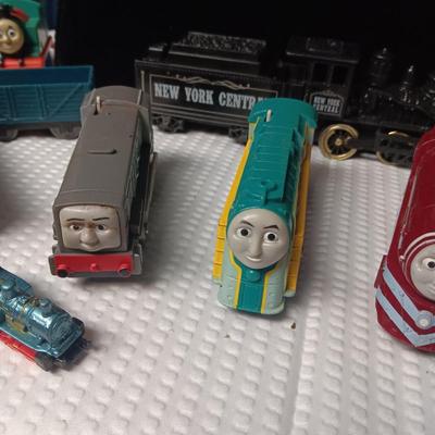 THOMAS THE TRAIN AND OTHER TOY TRAIN CARS