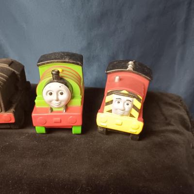 THOMAS THE TRAIN AND OTHER TOY TRAIN CARS