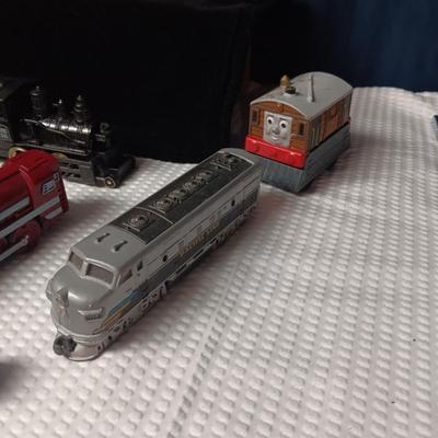 THOMAS THE TRAIN AND OTHER TOY TRAIN CARS