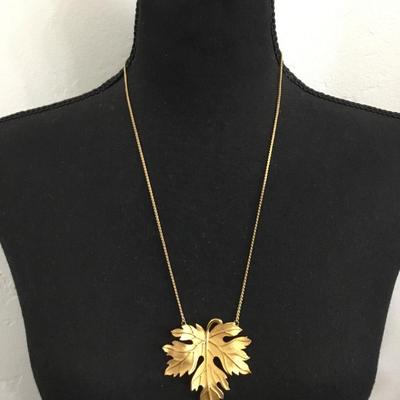 Vintage, gold, toned, metal, maple leaf pendant necklace
