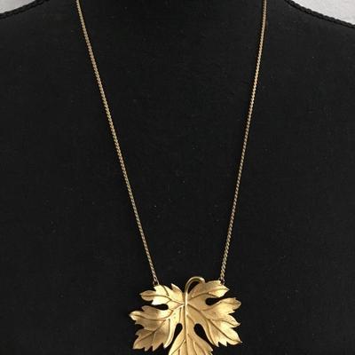 Vintage, gold, toned, metal, maple leaf pendant necklace