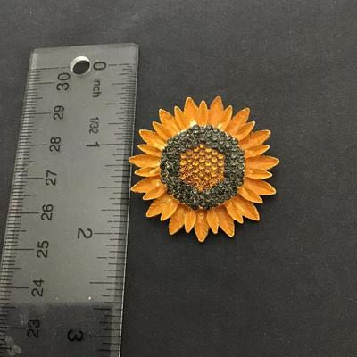 Beautiful Rhinestone sunflower brooch