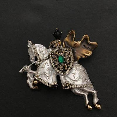 Really cool knight on horse brooch