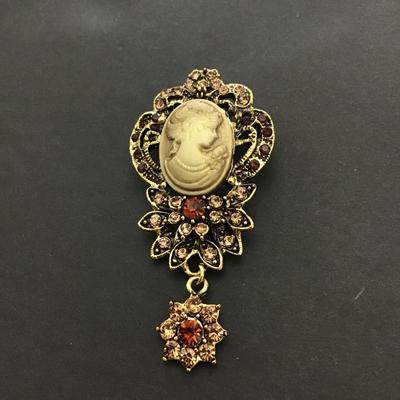 Beautiful fashion cameo brooch