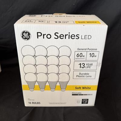 Assortment of Light Bulbs (LR-MG)