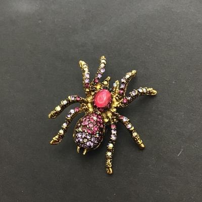 Really pretty rhinestone spider brooch