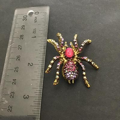 Really pretty rhinestone spider brooch