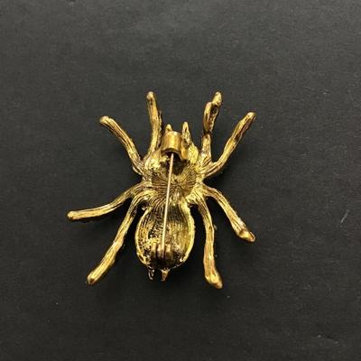 Really pretty rhinestone spider brooch