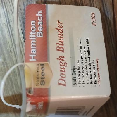 Drawer of Kitchen Utensils - Dough blender - Spatulas - Pizza cutter - and much more