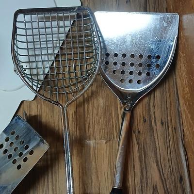 Drawer of Kitchen Utensils - Dough blender - Spatulas - Pizza cutter - and much more