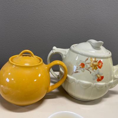 Vintage tea pots