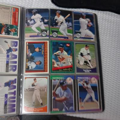 COLLECTORS CARD ALBUM FULL OF BASEBALL CARDS