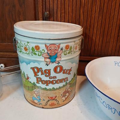 Huge enamel hand painted popcorn with cow bowl - Pig out popcorn tin and a glass 2.5 Qt Catamount Microwave Corn Popper