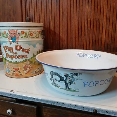 Huge enamel hand painted popcorn with cow bowl - Pig out popcorn tin and a glass 2.5 Qt Catamount Microwave Corn Popper