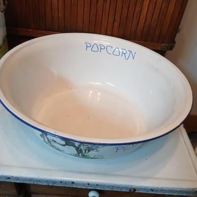 Huge enamel hand painted popcorn with cow bowl - Pig out popcorn tin and a glass 2.5 Qt Catamount Microwave Corn Popper