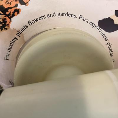 NEW SQUIRREL GUARD BIRD FEEDER, BUG ZAPPER AND PLANT DUSTER