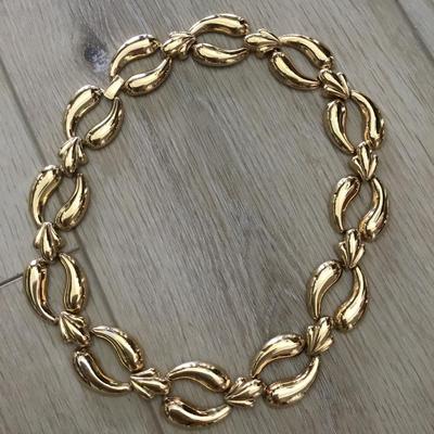 Beautiful vintage, gold tone, statement necklace excellent condition