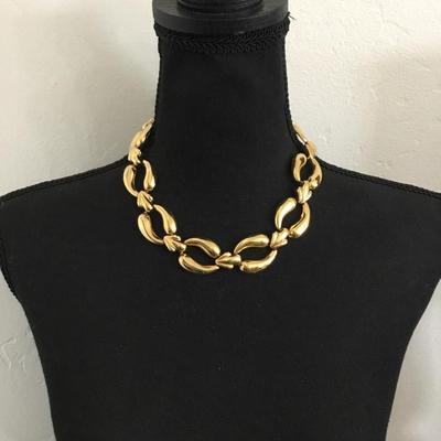 Beautiful vintage, gold tone, statement necklace excellent condition