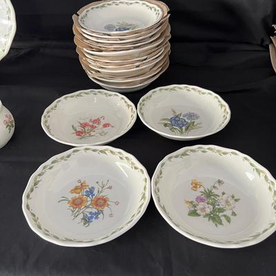 Noritake ‘Casual Gourmet’ 12+ Person Dinnerware (G-RG)