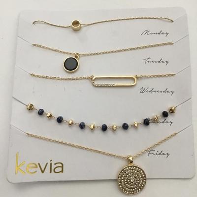 Kevias necklace set