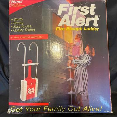 NEW FIRST ALERT FIRE ESCAPE LADDER
