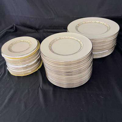 Lenox ‘Springdale’ China Dinnerware Set (BPR-RG)