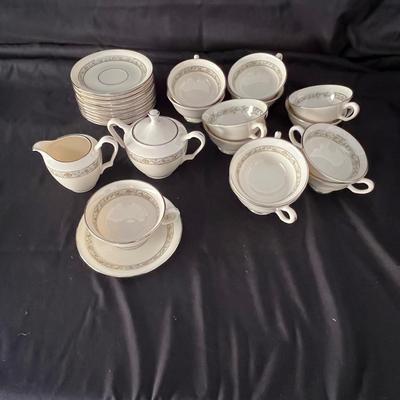 Lenox ‘Springdale’ China Dinnerware Set (BPR-RG)