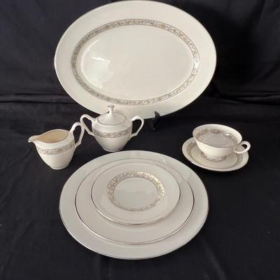 Lenox ‘Springdale’ China Dinnerware Set (BPR-RG)