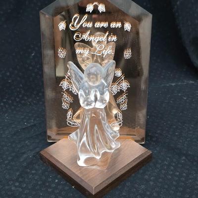 1980 Goebel Annual Crystal Glass Collector Plate featuring an angel design with two glass angel figurines