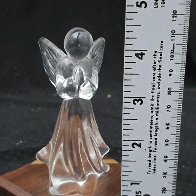 1980 Goebel Annual Crystal Glass Collector Plate featuring an angel design with two glass angel figurines