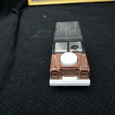 Vintage Tootsie Toy Land Rover diecast toy car. with framed picture of a 1920 Pierce-Arrow Series 51 Enclosed Limousine - Woodrow Wilson