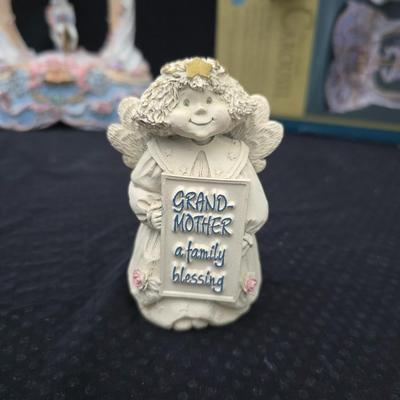 New in box Classic Treasures Musical Animated Carousel music box with a collection of angels