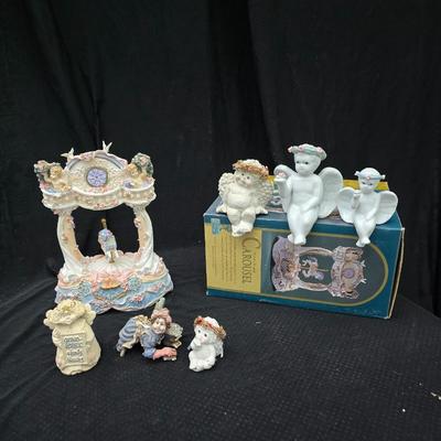 New in box Classic Treasures Musical Animated Carousel music box with a collection of angels