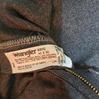 Seven pair of men's Wrangler brand slacks - see pictures for all sizes