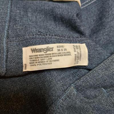Seven pair of men's Wrangler brand slacks - see pictures for all sizes
