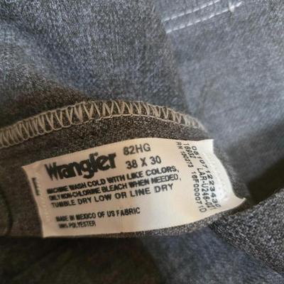 Seven pairs of Men's Wrangler brand slacks - see pictures for all sizes