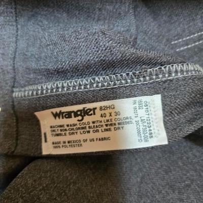 Seven pairs of Men's Wrangler brand slacks - see pictures for all sizes