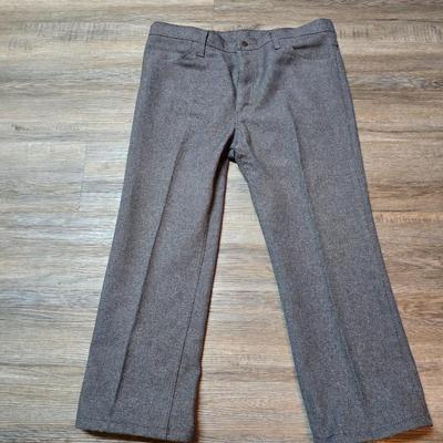 Seven pairs of Men's Wrangler brand slacks - see pictures for all sizes