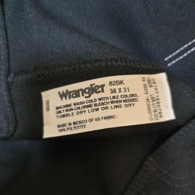 Seven pairs of Men's Wrangler brand slacks - see pictures for all sizes