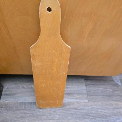 Barometer - Civil war VHS tapes - Two wall mirror accent pieces - and an assortment of other items that didn't get placed in lots.