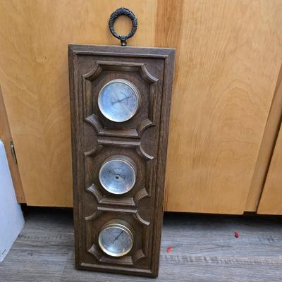 Barometer - Civil war VHS tapes - Two wall mirror accent pieces - and an assortment of other items that didn't get placed in lots.