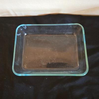 Pyrex / Anchor hocking Clear Glass & aluminum baking pans with vintage cookie cutters