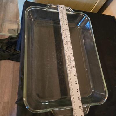 Pyrex / Anchor hocking Clear Glass & aluminum baking pans with vintage cookie cutters