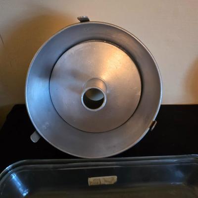 Pyrex / Anchor hocking Clear Glass & aluminum baking pans with vintage cookie cutters